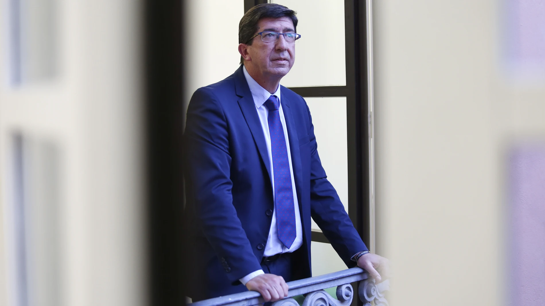 El vicepresidente de la Junta de Andalucía, Juan Marín, en uno de los balcones interiores de San Telmo