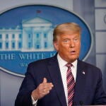El presidente Donald Trump durante su sesión informativa en la Casa Blanca