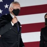 Joe Biden y Kamala Harris en un acto electoral