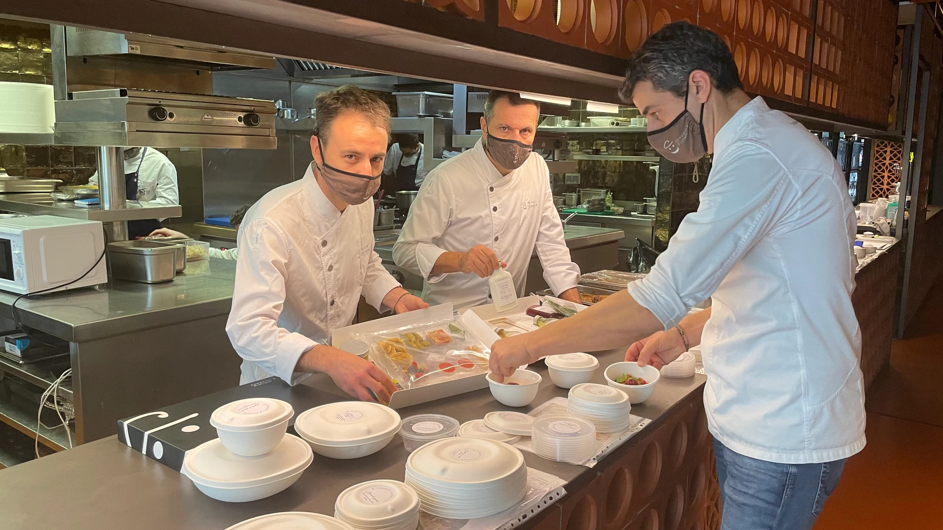 Xatruch, Oriol Castro y Casañas, los tres ex elBulli y responsables de los restaurantes Disfrutar y Compartir.