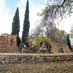 Las ruinas de la Ermita de San Pelayo y San Isidoro en el Retiro también son utilizadas por los niños como espacio de juegos.