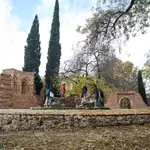 Las ruinas de la Ermita de San Pelayo y San Isidoro en el Retiro también son utilizadas por los niños como espacio de juegos.