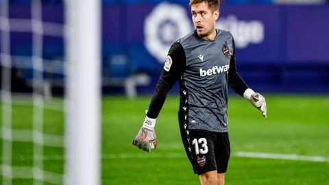 Aitor Fernández con el Levante.