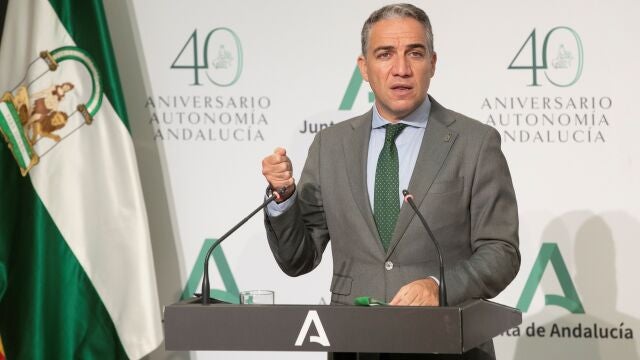 El consejero de Presidencia, Elías Bendodo, en una rueda de prensa tras el Consejo de Gobierno celebrada hace dos días en Sevilla