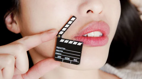 La mayoría de páginas web porno no preguntan por la mayoría de edad.