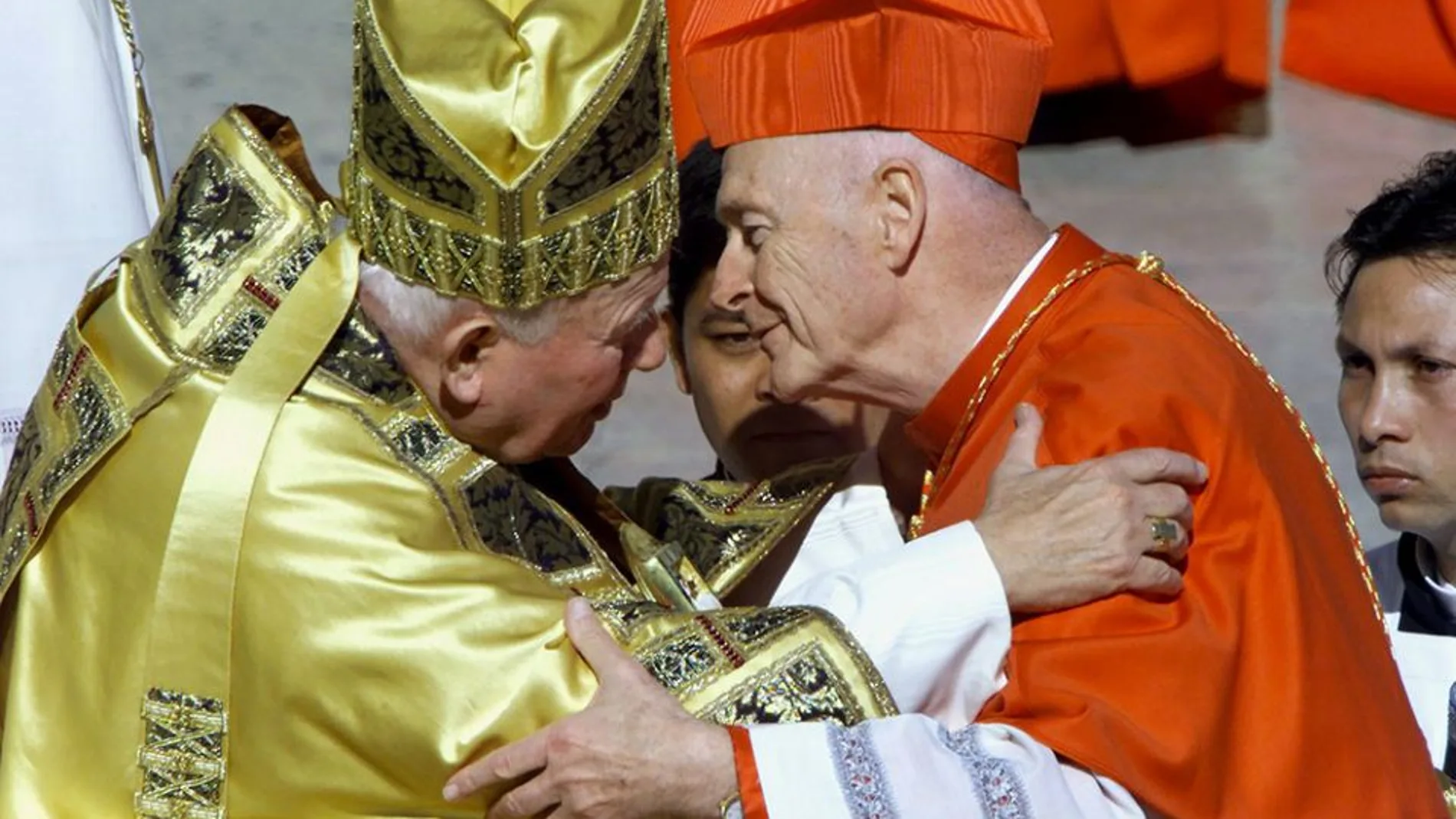 Juan Pablo II con el cardenal Theodore McCarrick.