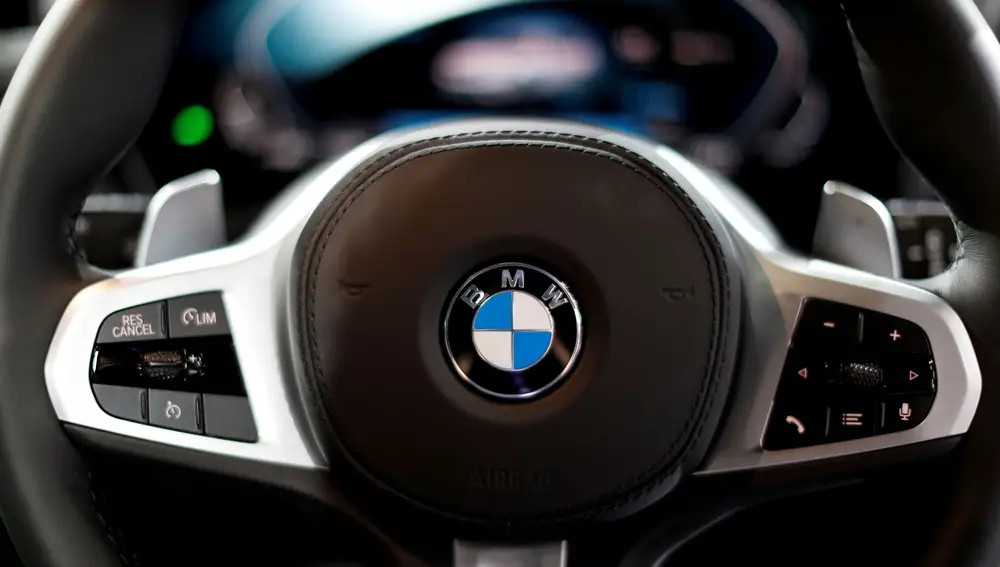 FILE PHOTO: The BMW logo is seen on a steering wheel during the media day of the 41st Bangkok International Motor Show after the Thai government eased measures to prevent the spread of the coronavirus disease (COVID-19) in Bangkok, Thailand July 14, 2020. REUTERS/Jorge Silva/File Photo