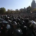 La Policía armenia choca con los manifestantes en Yereván, que piden la dimisión del primer ministro