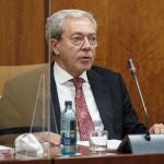 El consejero de Transformación Económica, Rogelio Velasco, en una comisión parlamentaria