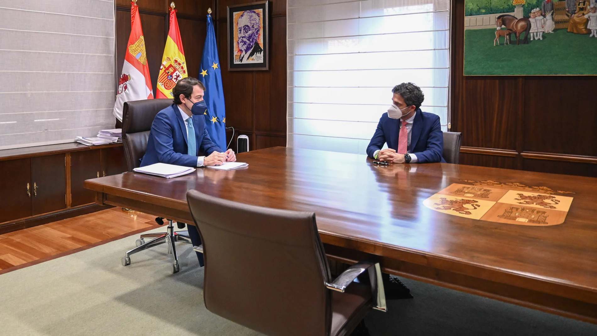 El presidente de Castilla y León, Alfonso Fernández Mañueco, se reúne con el de Iberaval, César Pontvianne