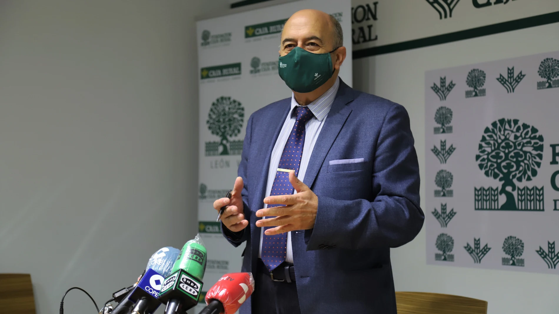 El secretario de la Fundación Caja Rural de Zamora, Feliciano Ferrero, durante la rueda de prensa