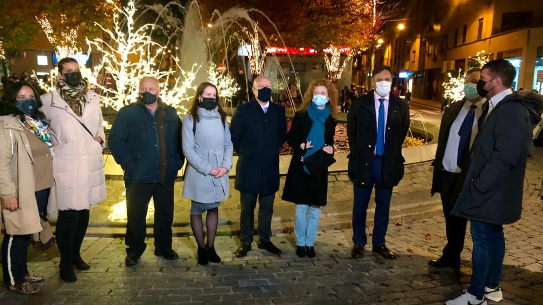 El alcalde de Salamanca, Carlos García Carbayo, enciende las luces de Navidad