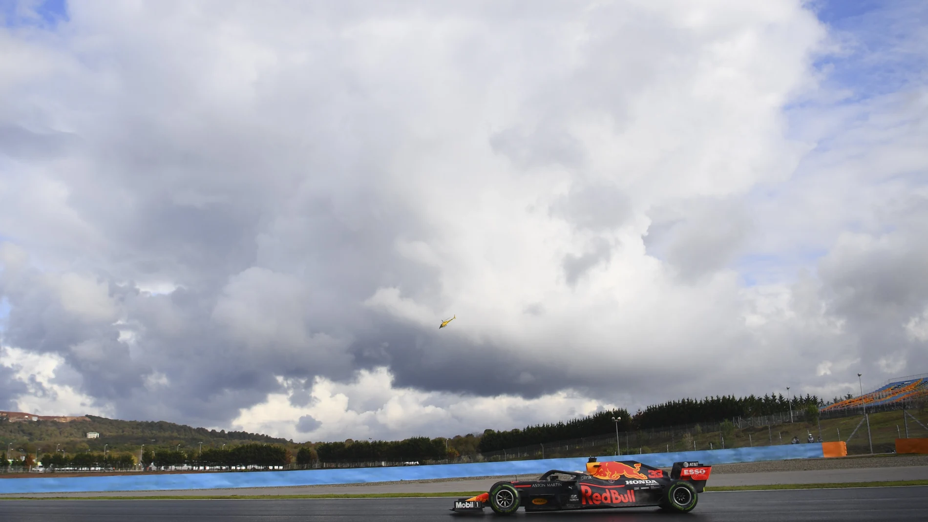 Red Bull driver Max Verstappen of the Netherlands steers his car during the Turkish Formula One Grand Prix at the Istanbul Park circuit racetrack in Istanbul, Sunday, Nov. 15, 2020. (Clive Mason/Pool via AP)