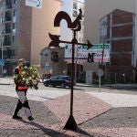 Ofrenda floral de la asociación AVATA en León