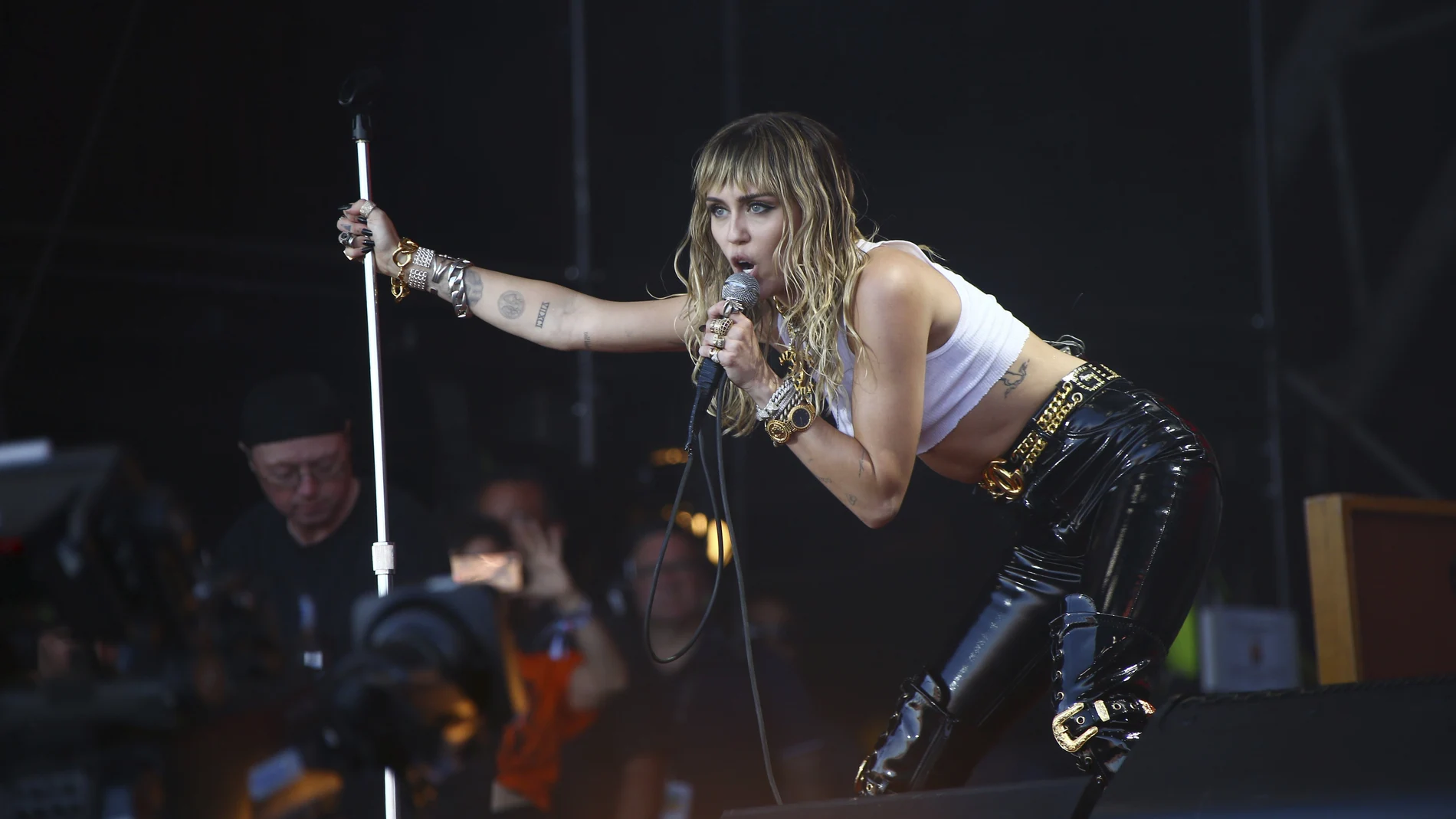 Miley Cyrus, durante su actuación en el festival de Glastonbury