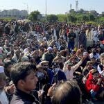 Islamistas bloquen la intersección de Faizabad, que une las ciudades de Islamabad y Rawalpindi en una manifestación contra Francia