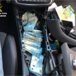 El dinero del narcotráfico oculto en el vehículo de uno de los cabecillas