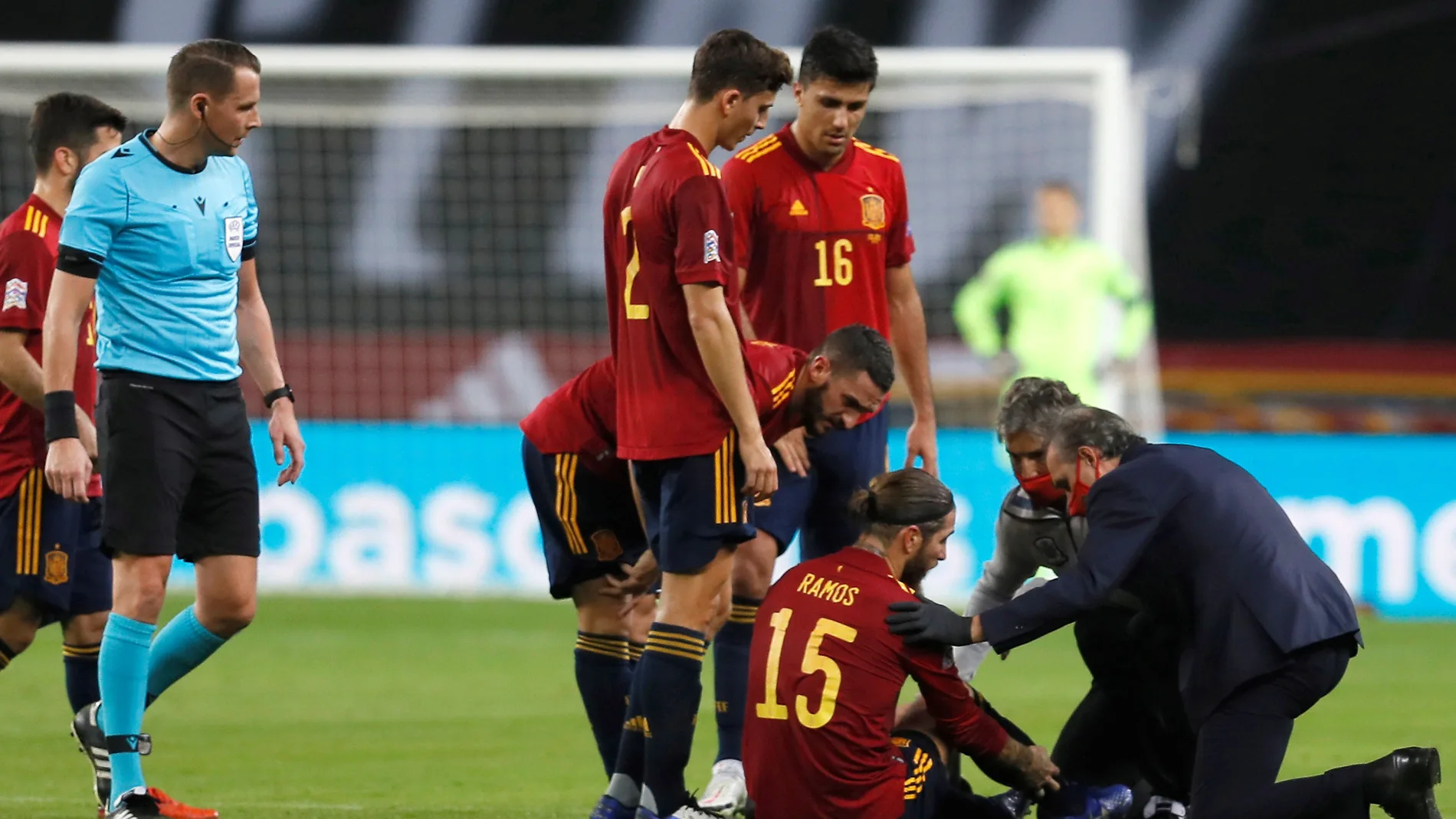 Sergio Ramos, en el momento de su lesión en el España-Alemania