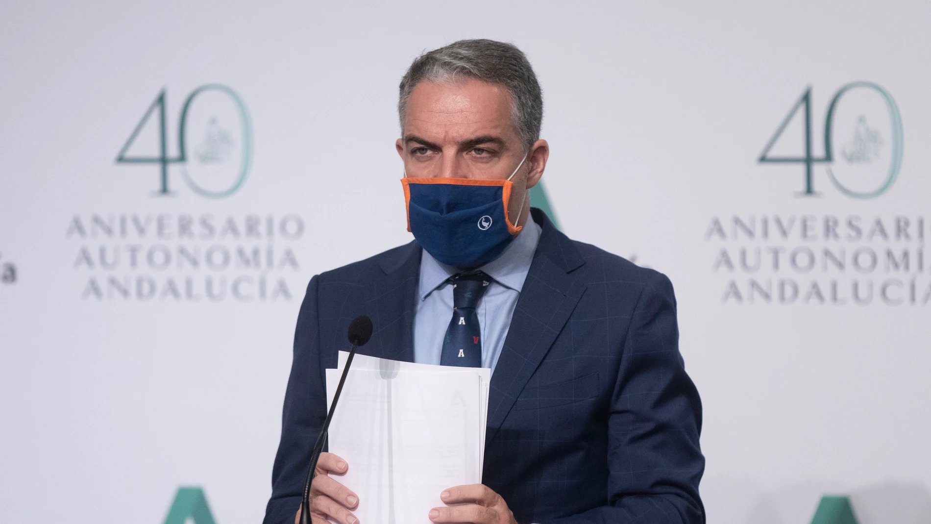 El consejero de Presidencia, y portavoz del Gobierno andaluz, Elías Bendodo, durante la rueda de prensa posterior al Consejo de Gobierno de la Junta de Andalucía