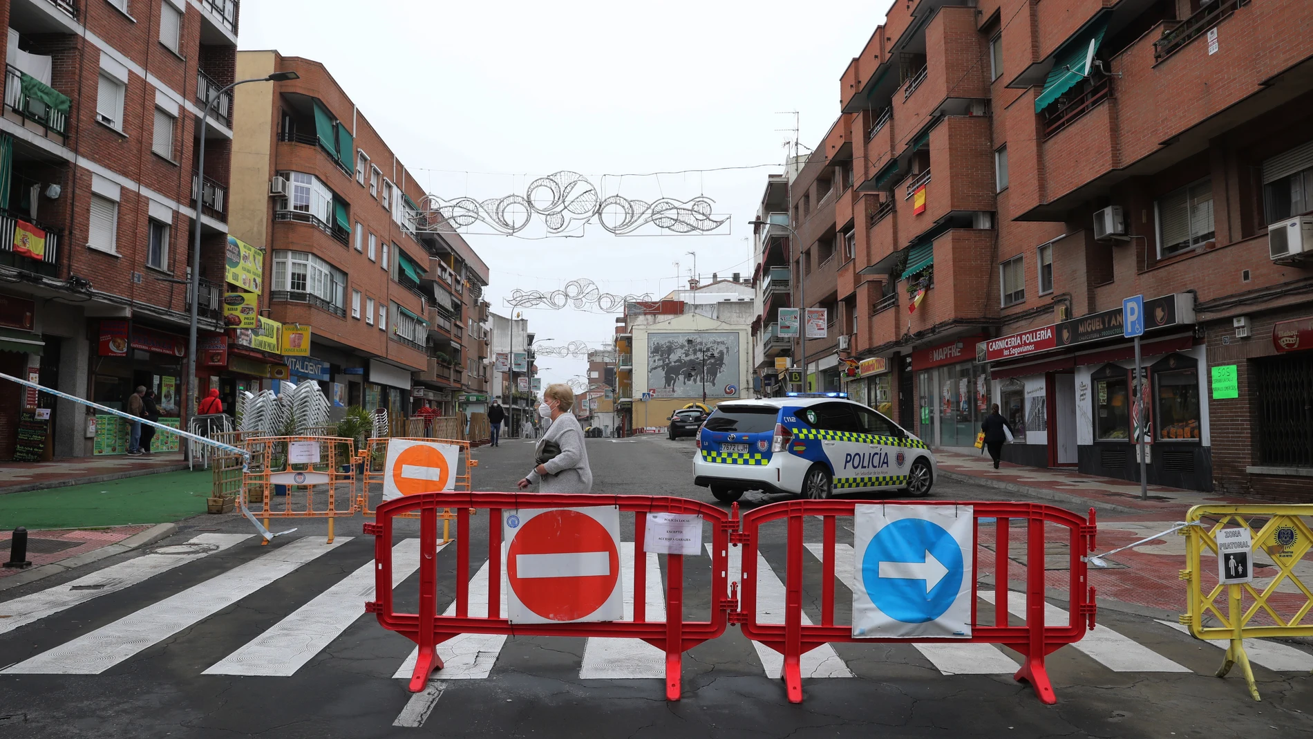 Un tramo de la calle Real está peatonalizado desde el pasado mes de mayo, lo que ha despertado opiniones divergentes entre propietarios y vecinos.