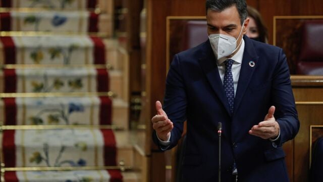 MADRID, 18/11/2020.- El presidente del Gobierno, Pedro Sánchez, durante su intervención en la sesión de control al Ejecutivo, este miércoles en el Congreso. EFE/ Emilio Naranjo