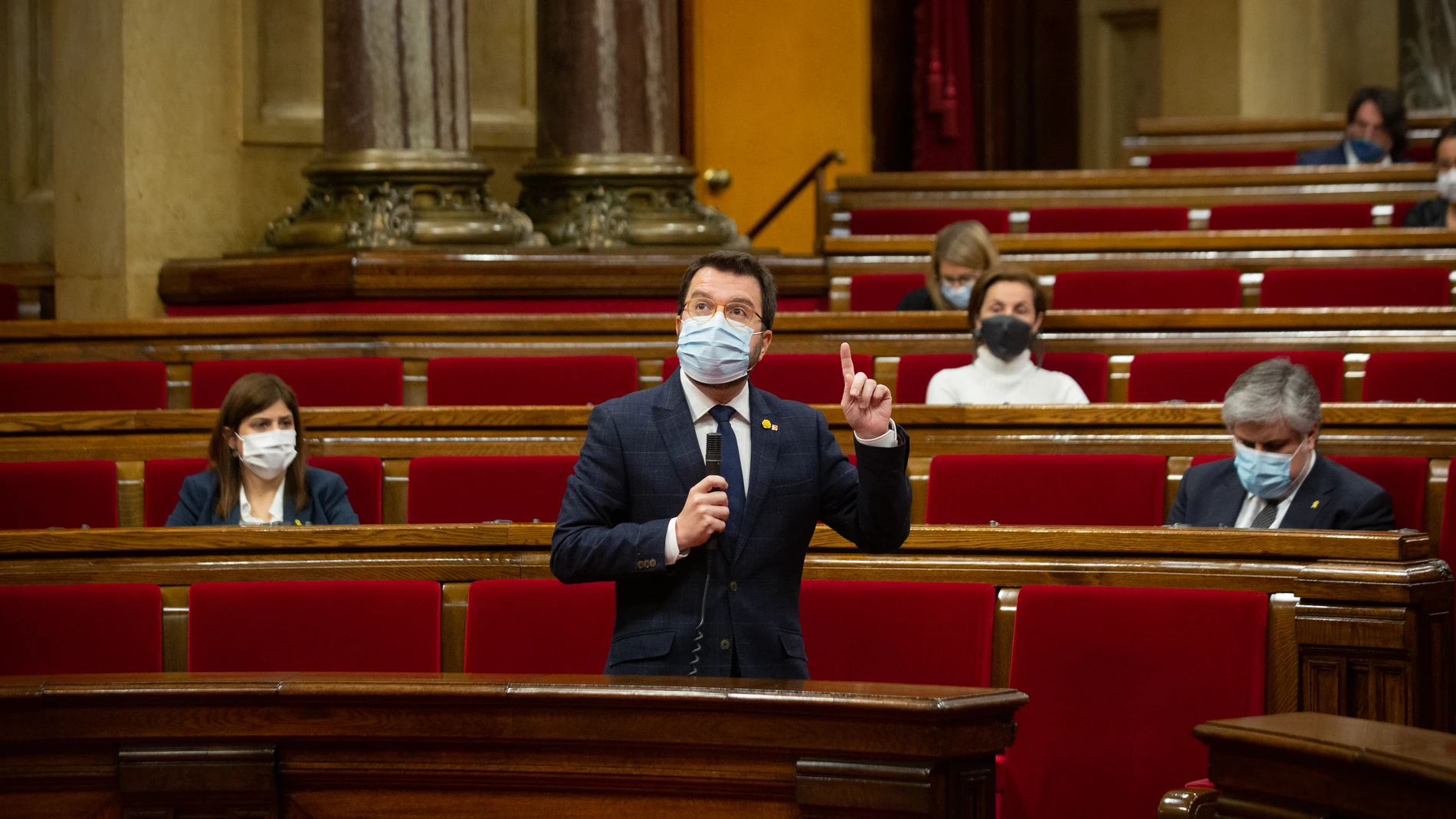 El vicepresidente de la Generalitat, Pere Aragones, interviene durante la sesión ordinaria del Pleno del Parlament, en Barcelona (España), a 18 de noviembre de 2020. La sesión de este miércoles ha tratado, entre otros asuntos, sobre la gestión de la pandemia del coronavirus por parte del Govern de la Generalitat.18 NOVIEMBRE 2020;PARLAMENT DE CATALUNYA;PERE ARAGONÉS;POLÍTICA;ECONOMÍA;PANDEMIA;EPIDEMIA;SALUD;ENFERMEDADESDavid Zorrakino / Europa Press18/11/2020
