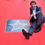 El actor Antonio de la Torre tras descubrir una estrella con su nombre en el Paseo de la Fama de Almería