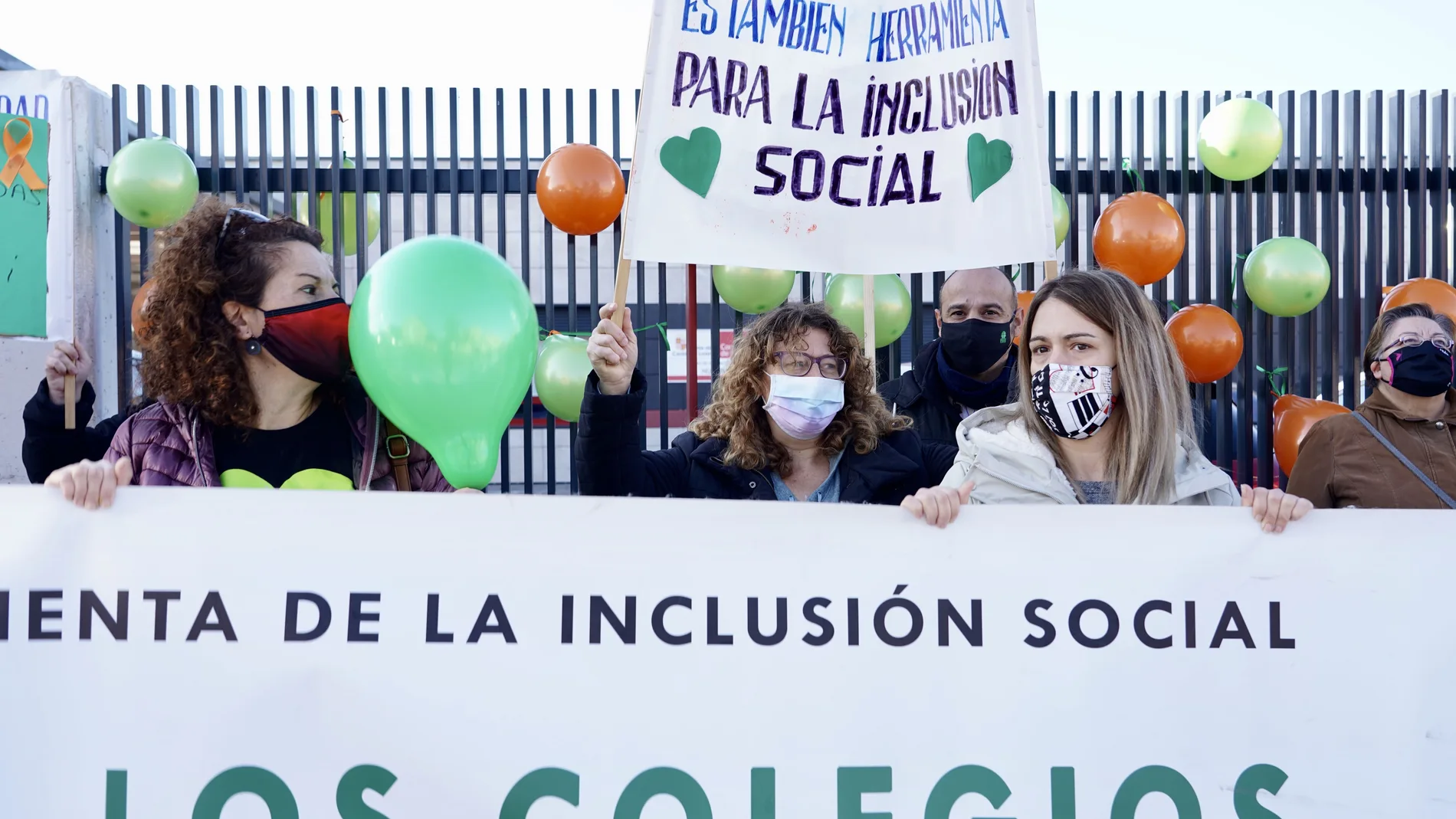 La Asociación Ayuda a la Dependencia y Enfermedades Raras de Castilla y León apoya a las familias con hijos con discapacidad para que no se cierren los colegios de Educación Especial.