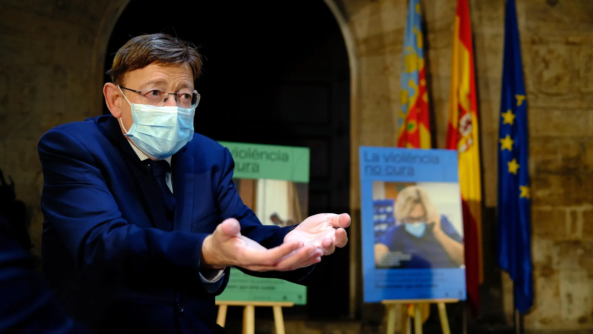 El presidente de la Generalitat, Ximo Puig, ha participado hoy en la presentación de la campaña de concienciación frente a las agresiones al personal sanitario 'Respetemos a quien nos cuida'