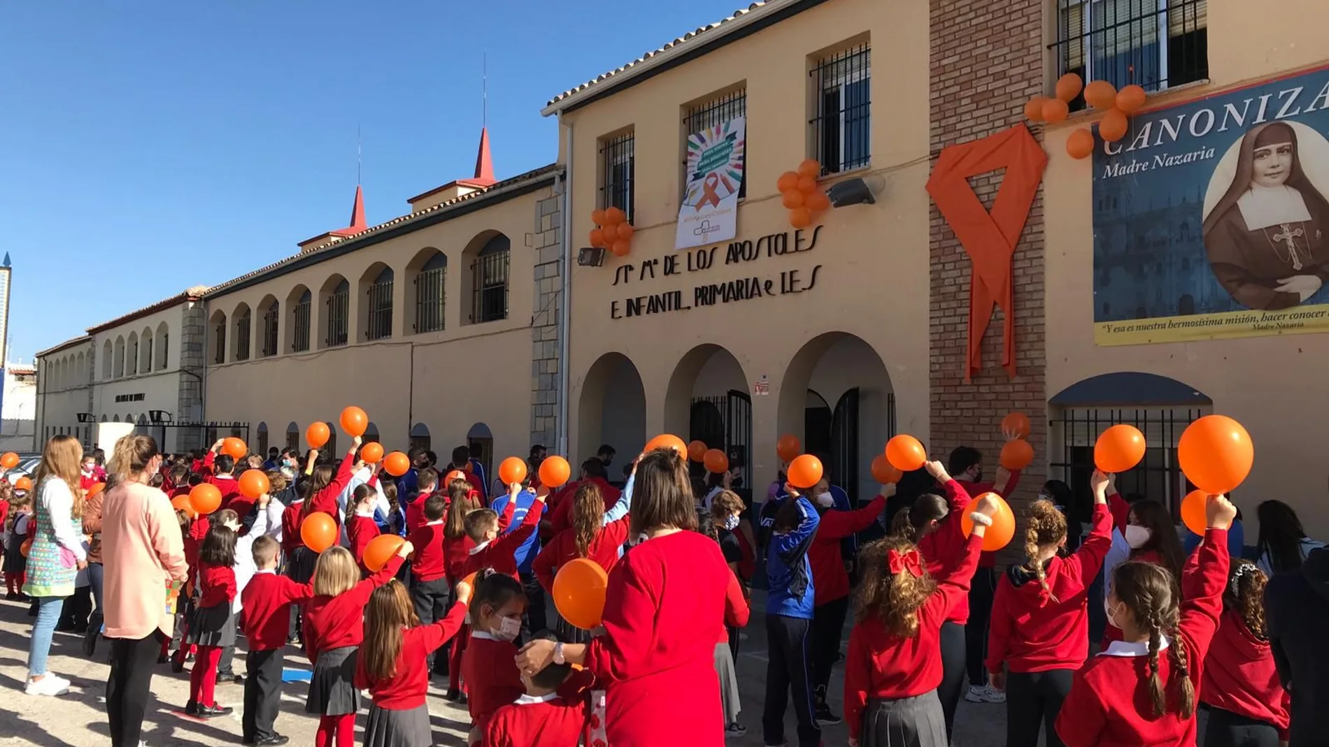 Protesta de docentes y alumnos contra la «Ley Celaá» en un centro concertado de Jaén