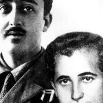 Francisco Franco con su hermano Ramón, con motivo del vuelo del 'Plus Ultra'.