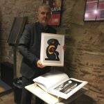 El galerista Artur Ramon, con 'L'art del gravat català' (Enciclopèdia Catalana)EUROPA PRESS23/11/2020