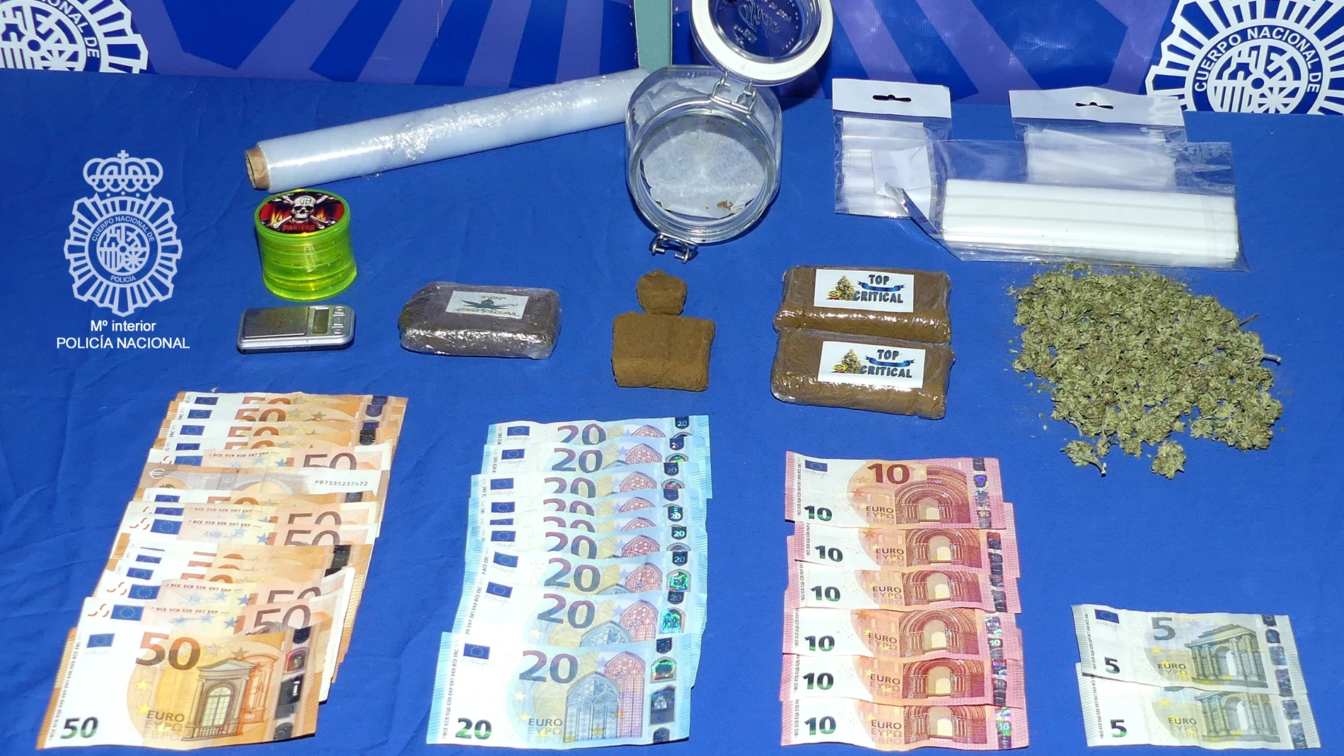 Droga, dinero y materiales incautados en la vivienda de Salamanca