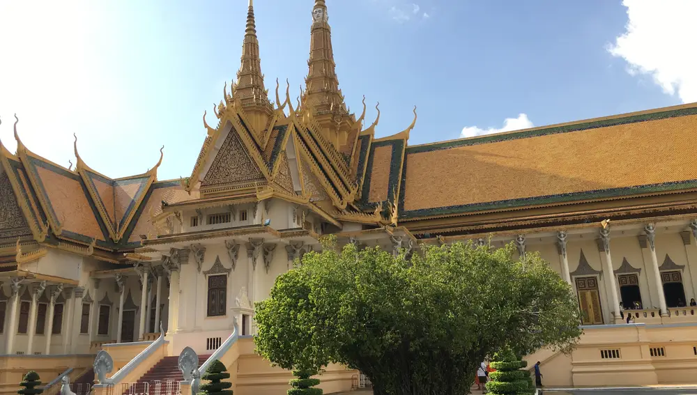 Pabellón del trono en el Palacio Real de Camboya, muy próximo a las orillas del Mekong.