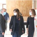 La procuradora del Grupo Parlamentario de Ciudadanos María Teresa Gago presenta las propuestas de la formación al Proyecto de Ley de atención residencial de Castilla y León. Junto a ella, el portavoz del Grupo en las Cortes, David Castaño, y la procurador de Ciudadanos Marta Sanz