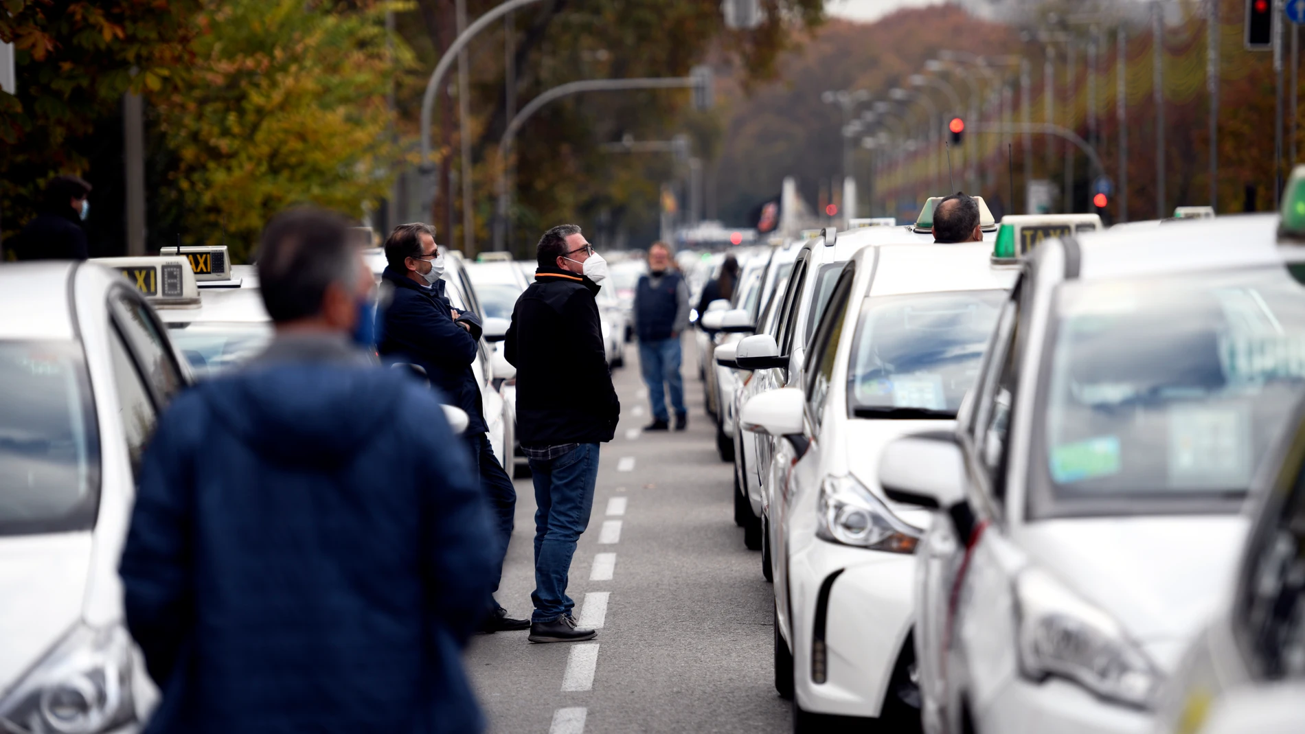 Marcha de taxistas convocada por la FPTM, la Asociación Gremial del Taxi de Madrid y la Asociación Élite Taxi Madrid, en Madrid
