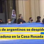 Argentina llora a Maradona en la Casa Rosada
