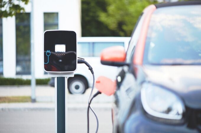 ¿Puedo cargar mi coche eléctrico con la energía de las placas solares de mi casa?
