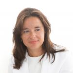 La matrona Sara Cañamero aboga por recuperar el protagonismo de su profesión en la atención de partos.