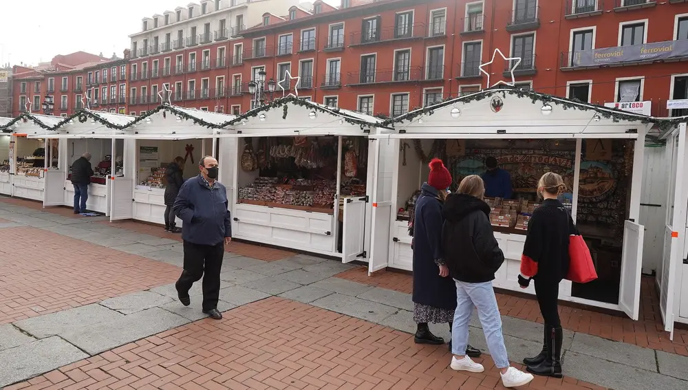 Mercado navideño en la Plaza Mayor de Valladolid