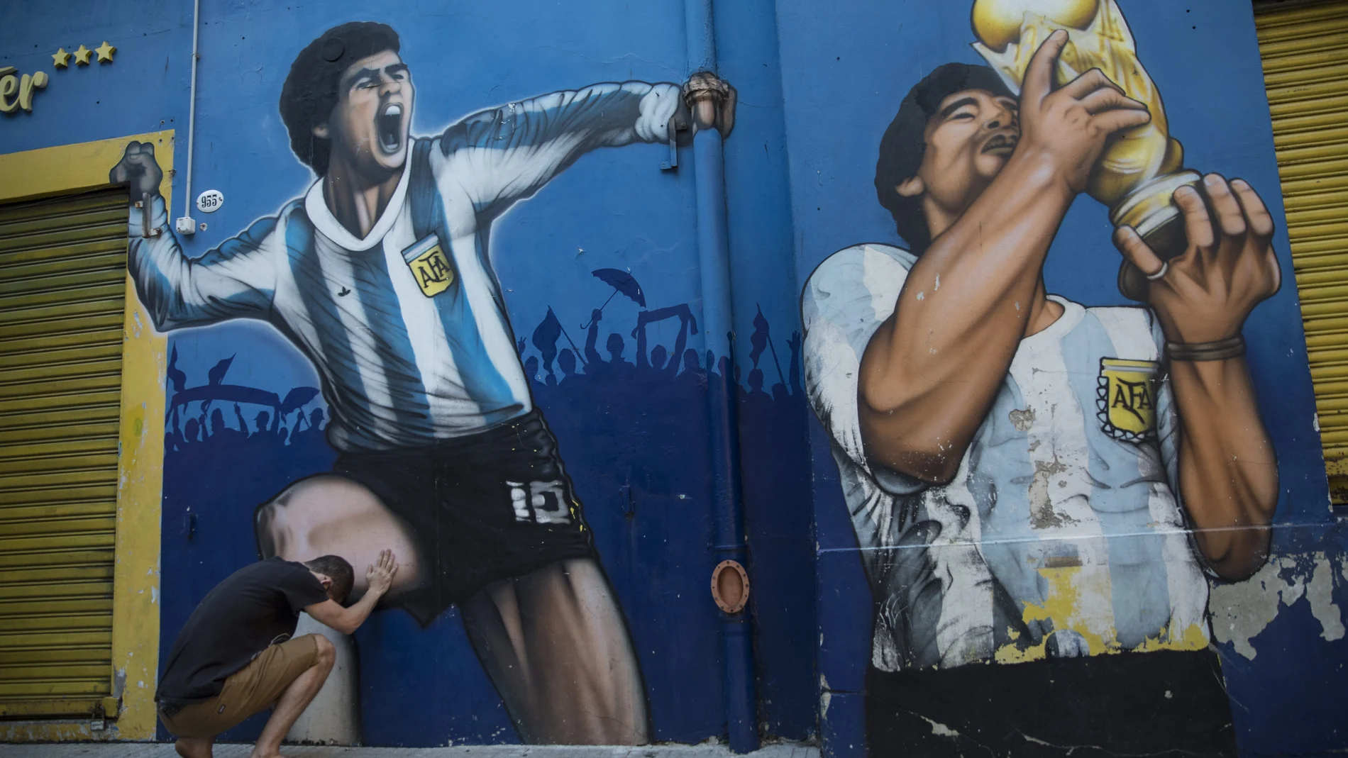 Homenaje de un aficionado a Diego Armando Maradona