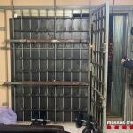 Puerta blindada del "narcobunker" de Barcelona