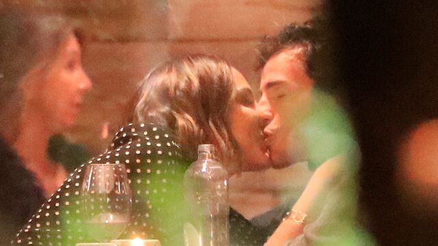Tamara Falco e Iñigo Onieva en un restaurante en Madrid.