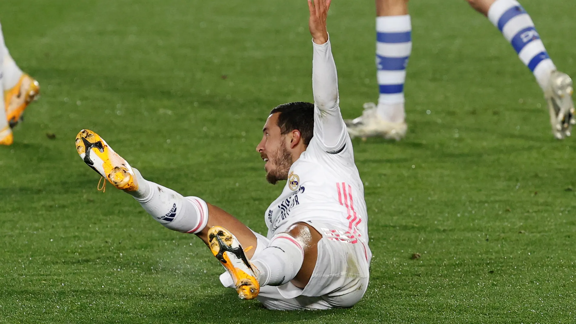 Hazard protesta por el penalti en el Real Madrid-Alavés