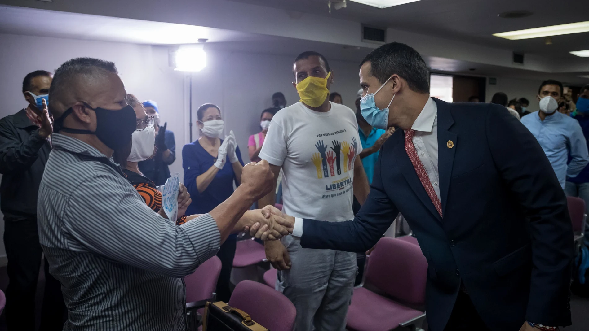 El presidente de la Asamblea Nacional, Juan Guaidó, participa en un acto con representantes del gremio de profesores universitarios, el 25 de noviembre del 2020, en Caracas