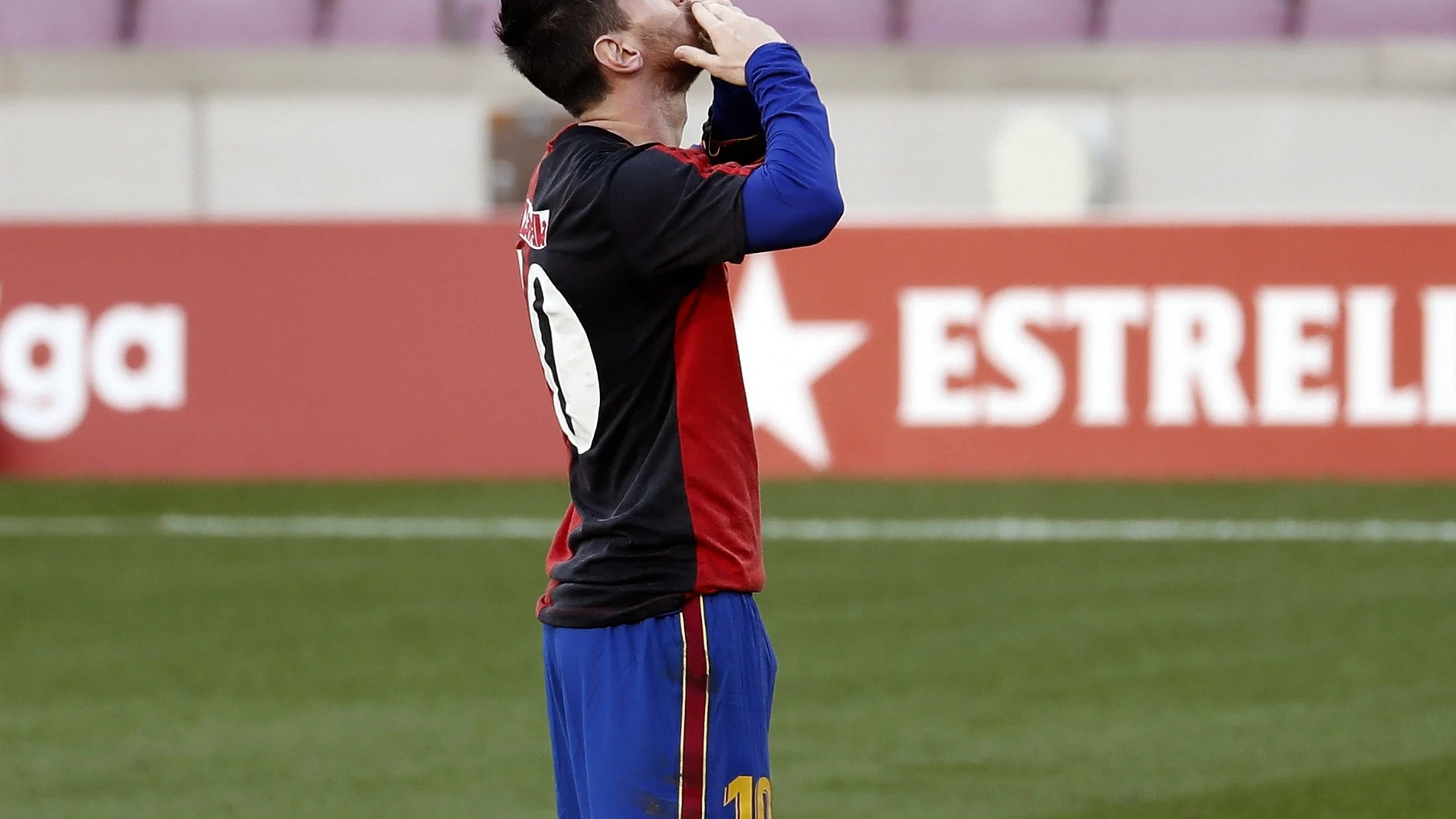 El homenaje de Messi a Maradona en el Barcelona-Osasuna