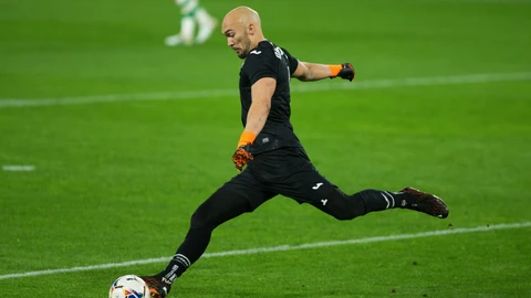 Marko Dmitrovic con el Eibar.