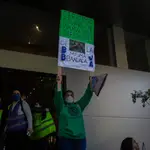 Protesta de plataformas antidesahucio contra una gran tenedor de vivienda