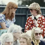 Lady Di y Sarah Ferguson en 1983.