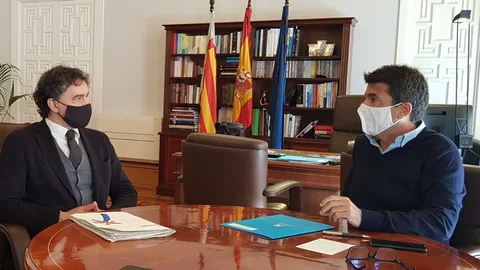 El secretario autonómico de Turismo, Francesc Colomer, junto al presidente de la Diputación de Alicante, Carlos Mazón